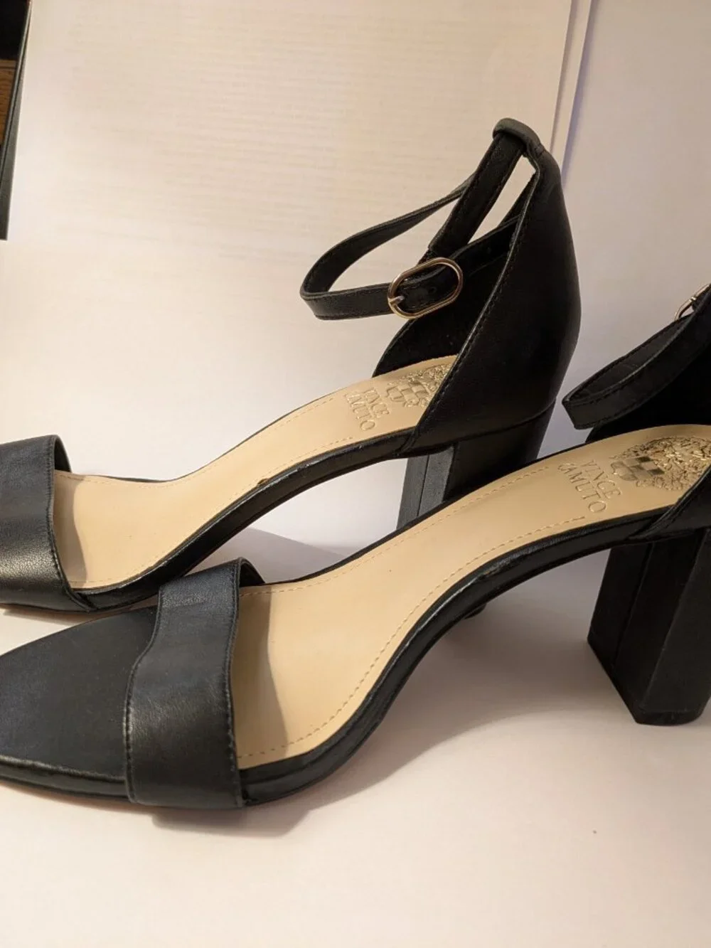 VINCE CAMUTO /  Heeled Black Sandal/size 7.5